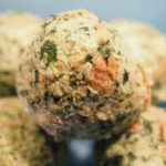 Servierttenknödel zur Weihnachtsgans