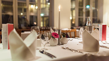 ALvis Restaurant Berlin Tisch Fein dekorierter Tisch ALvis Restaurant Berlin