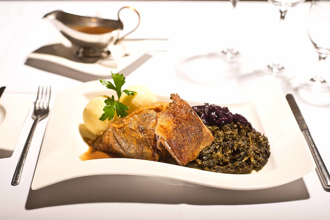 Festtagsessen ALvis Restaurant Berlin Gans auf der Speisekarte