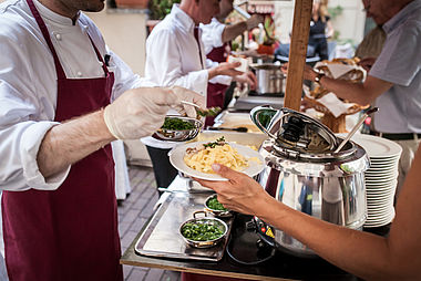 ALvis Restaurant Berlin Andrang am Grillbuffet