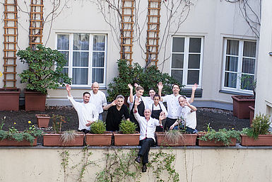 Küchenmitarbeiter ALvis Restaurant Berlin Küchenmitarbeiter ALvis Restaurant Berlin