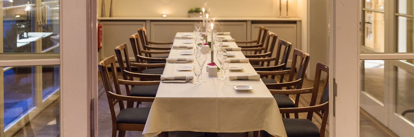 ALvis Restaurant dekorierter Tisch Tisch für 10 Personen